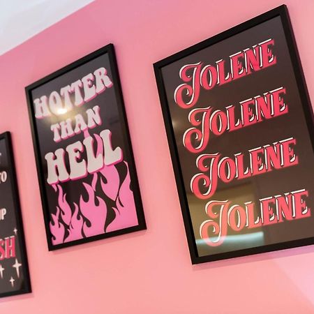 Maevela Apartments ☆ Pink Luxury Apartment With Balcony - Birmingham City Centre - 5 Min Walk From Bullring, Cube, Mailbox, New Street Station - Free Netflix & Wifi Eksteriør billede