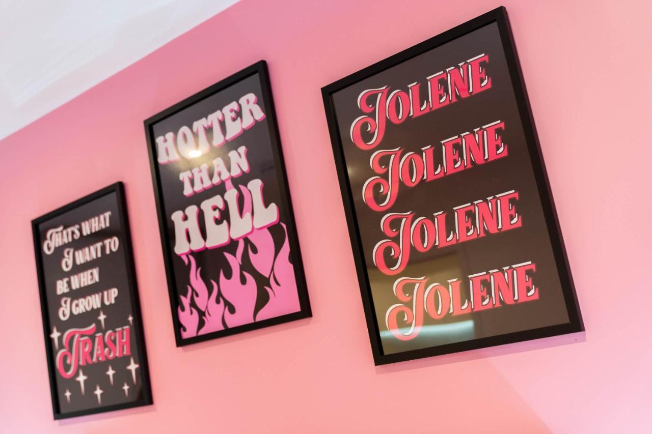 Maevela Apartments ☆ Pink Luxury Apartment With Balcony - Birmingham City Centre - 5 Min Walk From Bullring, Cube, Mailbox, New Street Station - Free Netflix & Wifi Eksteriør billede